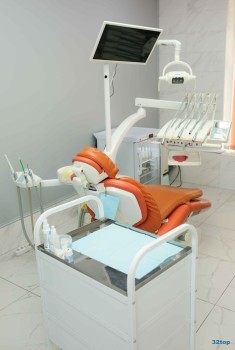 Стоматологическая клиника DEMOKRAT (ДЕМОКРАТ) на Красного Восстания