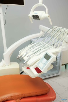 Стоматологическая клиника DEMOKRAT (ДЕМОКРАТ) на Красного Восстания