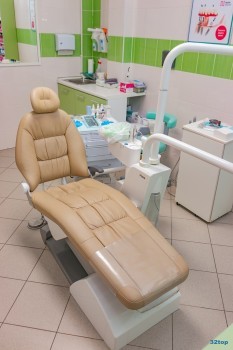 Сеть стоматологических клиник ФАКТОР УЛЫБКИ м. Комендантский проспект