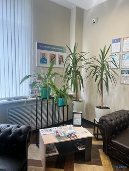 Сеть стоматологических клиник ФАКТОР УЛЫБКИ на Будапештской