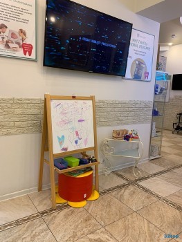 Сеть стоматологических клиник ФАКТОР УЛЫБКИ на Коломяжском