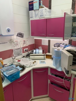 Сеть стоматологических клиник ФАКТОР УЛЫБКИ на Коломяжском