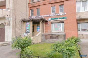 Сеть стоматологических клиник ФАКТОР УЛЫБКИ на Коломяжском