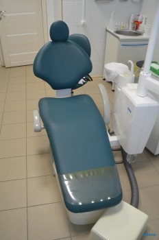 Сеть стоматологических клиник ФАКТОР УЛЫБКИ на Сиреневом