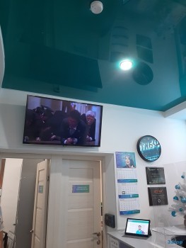 Сеть стоматологических клиник ФАКТОР УЛЫБКИ на Сиреневом