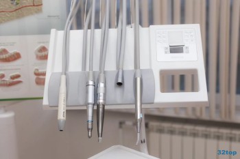 Стоматологическая клиника АКСИОМА УЛЫБКИ м. Площадь 1905 года