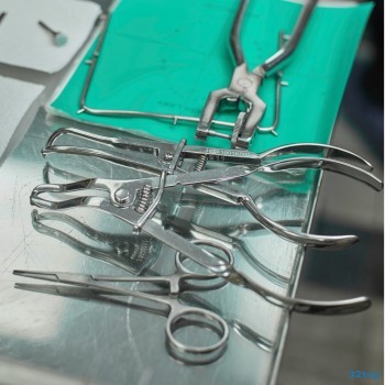 Стоматологическая клиника ЗНАКОМЫЙ ДОКТОР