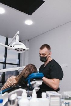 Центр эстетической стоматологии и имплантологии IMPLANT DENTISTRY (ИМПЛАНТ ДЕНТИСТРИ) на Кирилла Россинского
