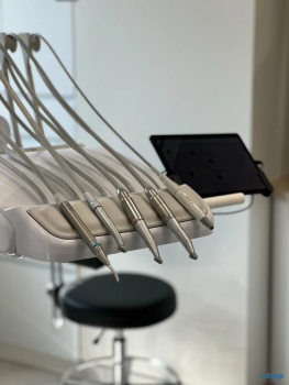 Стоматологическая клиника COSMOS (КОСМОС)