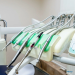 Центр имплантации и стоматологии ИНТАН НА КОМЕНДАНТСКОМ 7 м. Комендантский Проспект