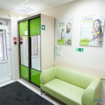 Центр имплантации и стоматологии ИНТАН НА КОМЕНДАНТСКОМ 42 м. Комендантский проспект