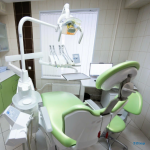 Центр имплантации и стоматологии ИНТАН НА КОМЕНДАНТСКОМ 42 м. Комендантский проспект