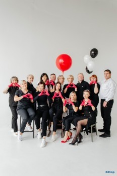 Сеть клиник стоматологии ЛАУРА на Зорге, 275