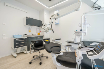 Стоматологическая клиника DENTAL HOME (ДЕНТАЛ ХОУМ) на Рощинской