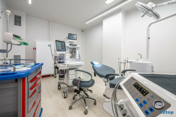 Стоматологическая клиника DENTAL HOME (ДЕНТАЛ ХОУМ) на Рощинской