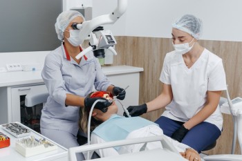 Сеть стоматологических клиник РОСДЕНТ на Сакко и Ванцетти