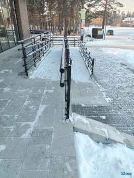 Стоматологическая клиника 32 БЕЛЫХ
