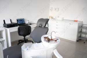 Стоматологическая клиника DENTAL MEDICA (ДЕНТАЛ МЕДИКА) м. Площадь Ленина