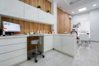 Сеть стоматологий ЛУЧШИЙ на Брянском фронте