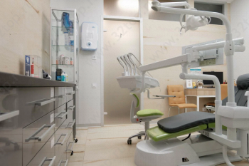 ​Центр имплантации и стоматологии АНЖЕ м. Чкаловская