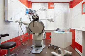 Центр здоровых зубов для всей семьи АЛМАДЕНТ м. Комендантский проспект