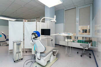 Сеть частных клиник СТОМОПОЛИС (ранее Народная стоматология) на 40-летия Победы