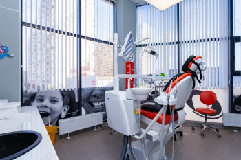 Сеть частных клиник СТОМОПОЛИС (ранее Народная стоматология) на Московской