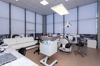 Сеть частных клиник СТОМОПОЛИС (ранее Народная стоматология) на Московской