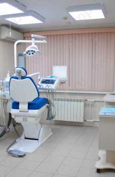 СОВРЕМЕННАЯ СТОМАТОЛОГИЯ на Коммунистическом