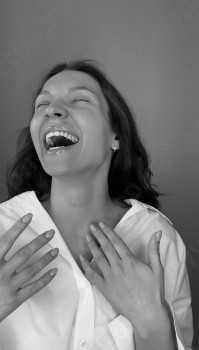 Стоматологическая клиника INTELLY (ИНТЕЛЛИ)