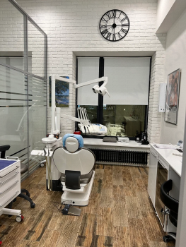 Стоматологическая клиника DENT REVOLUTION (ДЕНТ РЕВОЛЮЦИЯ) м. Белорусская