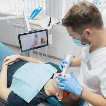 Сеть стоматологий ГАРАНТ на Уральской