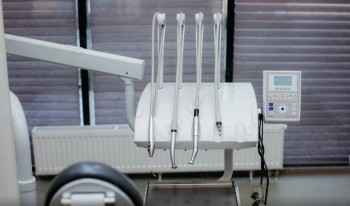 ЦЕНТР СОВРЕМЕННОЙ СТОМАТОЛОГИИ ДОКТОРА ЛОНШАКОВА на 50 Лет Октября