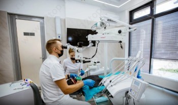 ЦЕНТР СОВРЕМЕННОЙ СТОМАТОЛОГИИ ДОКТОРА ЛОНШАКОВА на 50 Лет Октября