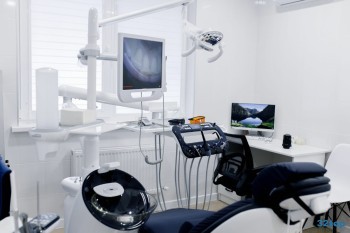 Стоматологическая клиника CRYSTAL DENT (КРИСТАЛ ДЕНТ)