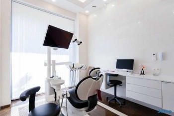 Стоматология LITE CLINIC (ЛАЙТ КЛИНИК) на Яна Полуяна