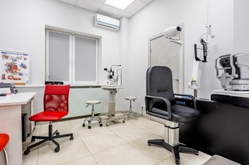 Офтальмологическая клиника ОПТИК-ЦЕНТР на Братьев Кашириных