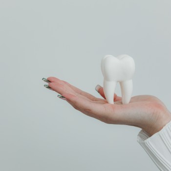 Имплантация «all-on-4» + съёмный протез 293140 руб.