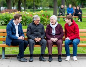 Студентам и пенсионерам скидка 5% на лечение