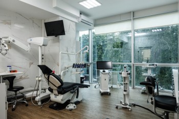 Центр имплантологии и эстетической медицины ДЕНТОРА на 50 лет ВЛКСМ