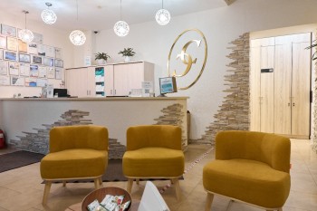 Сеть стоматологических клиник СЕМЕЙНАЯ СТОМАТОЛОГИЯ НА КОМЕНДАНТСКОЙ, 8 м. Комендантский проспект