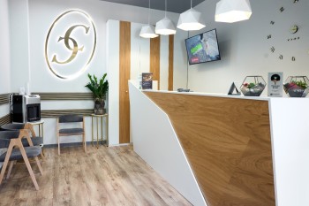 Сеть стоматологических клиник СЕМЕЙНАЯ СТОМАТОЛОГИЯ НА КОМЕНДАНТСКОМ, 34 м. Комендантский проспект