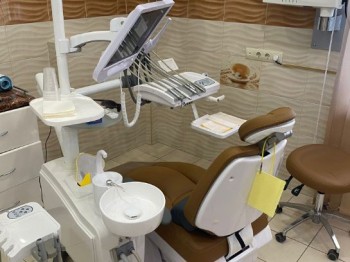 Стоматологическая клиника ФАБРИКА УЛЫБОК м. Звездная