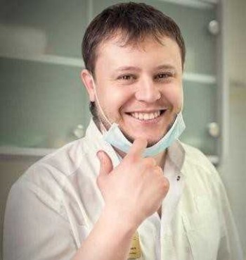 Врачи стоматологи омск. Доктор Юркевич стоматолог.
